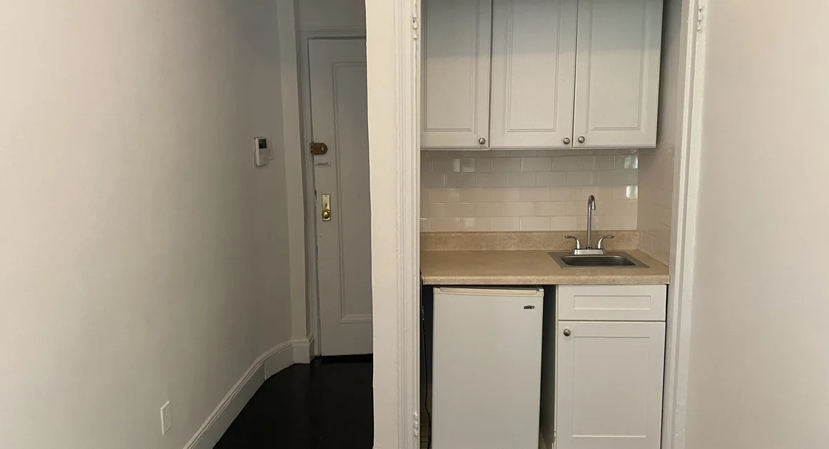 Inside the 77 sq ft Greenwich Village apartment with no bathroom for $2,350/month
